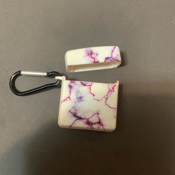 AirPods case - Picture 1 of 1